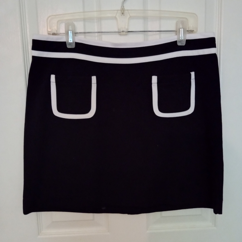 Banana Republic mini skirt 12P  black and white